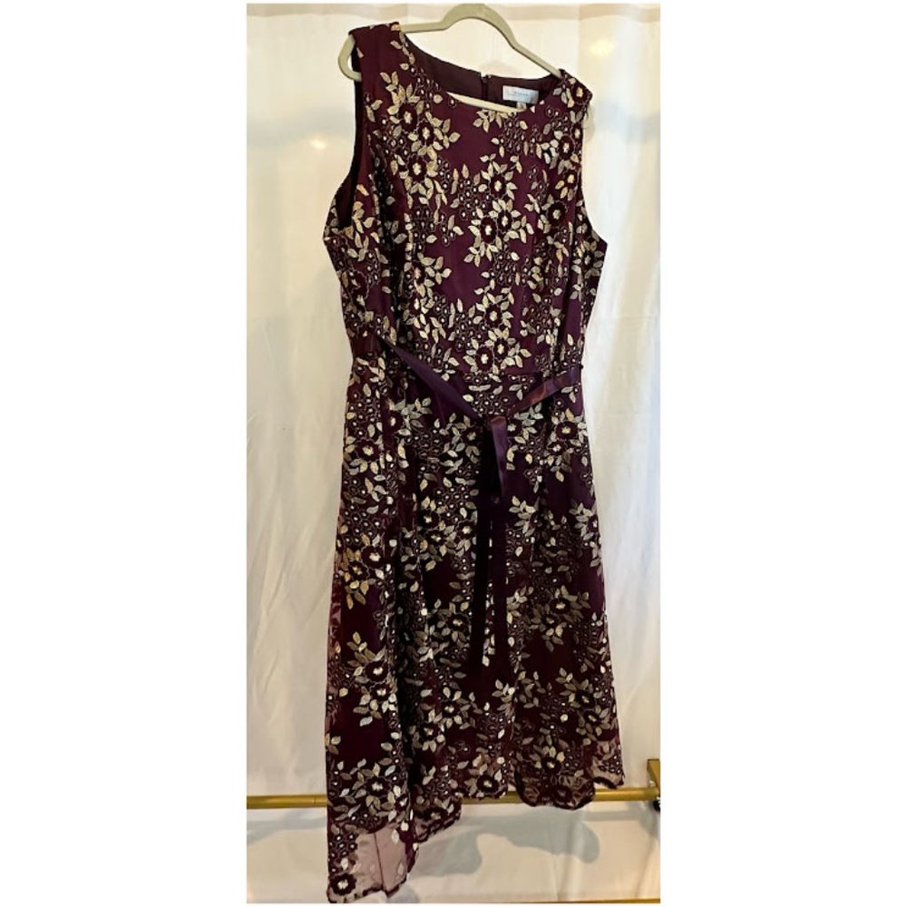 Tahari Women's Plus 24W Burgundy/Wine Dress with intricate gold emboidery